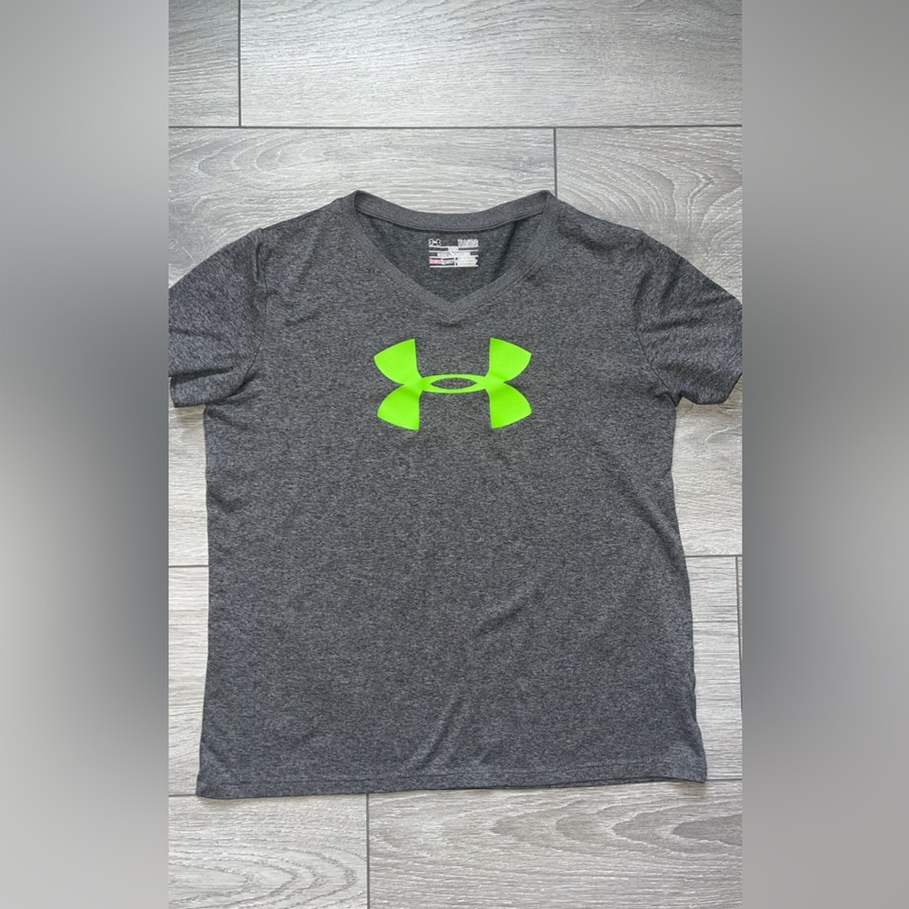 Under Armour Youth Girls Shirt Tshirt Size Large Loose Heatgear Gray Green Vneck